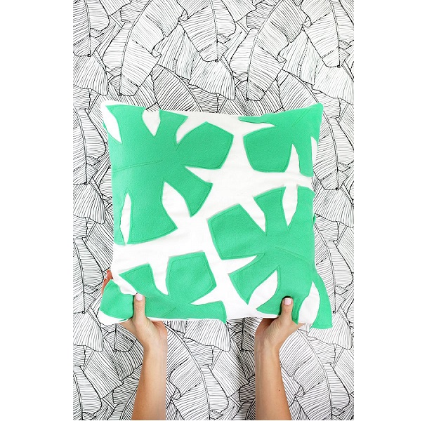 Tutorial: Felt palm leaf pillow