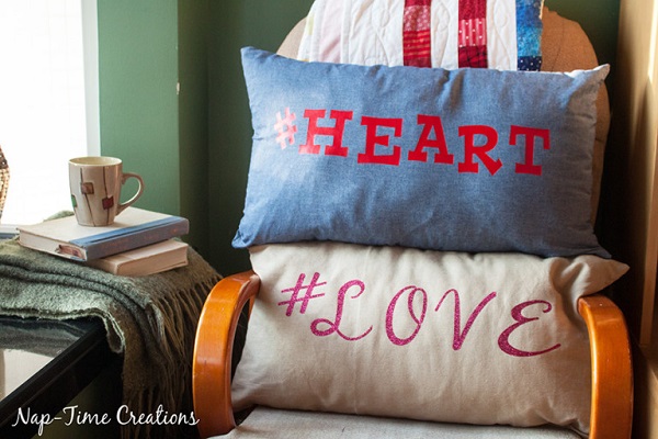 Tutorial: Zipper pillow cover, plus free Valentine cut files