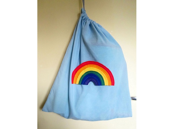 Tutorial: Super simple drawstring bag from a pillowcase