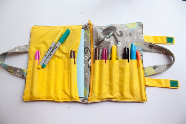 Free pattern: School supplies organizer tote