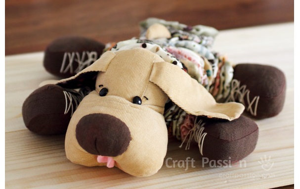 Free pattern: Yo-yo dog softie