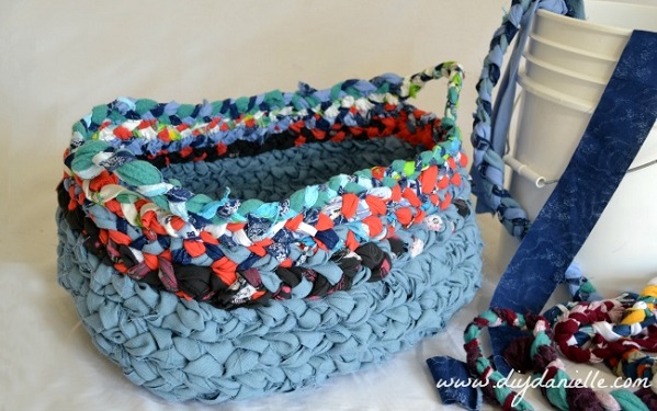 Tutorial: Simple braided fabric basket