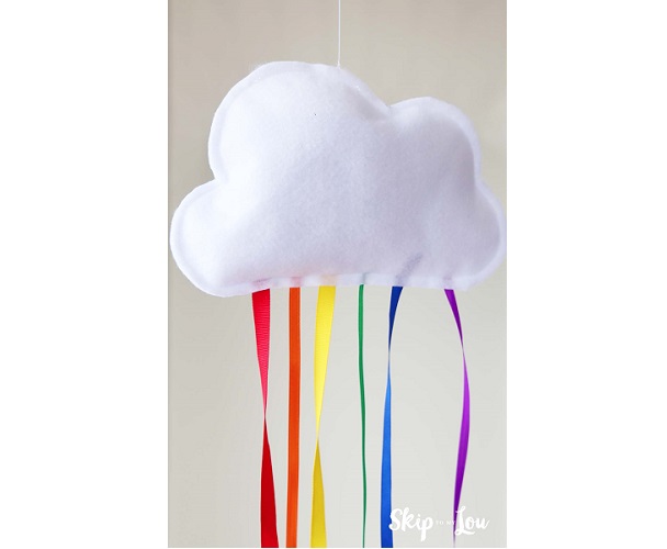 Tutorial: Hanging rainbow cloud kids can sew