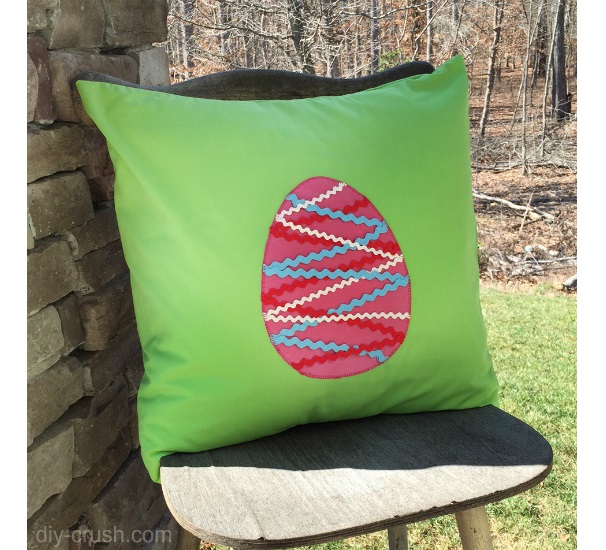 Tutorial: Ric rac Easter egg pillow