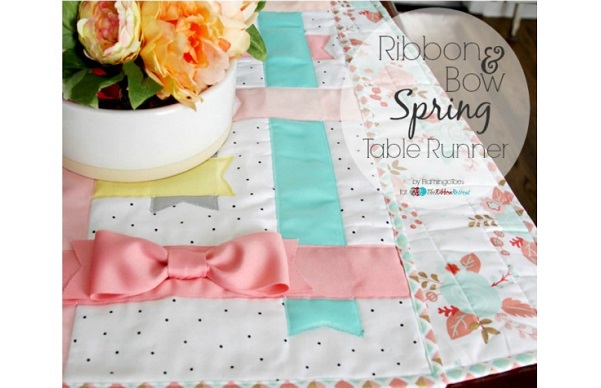 Tutorial: Woven ribbon and bow table runner 