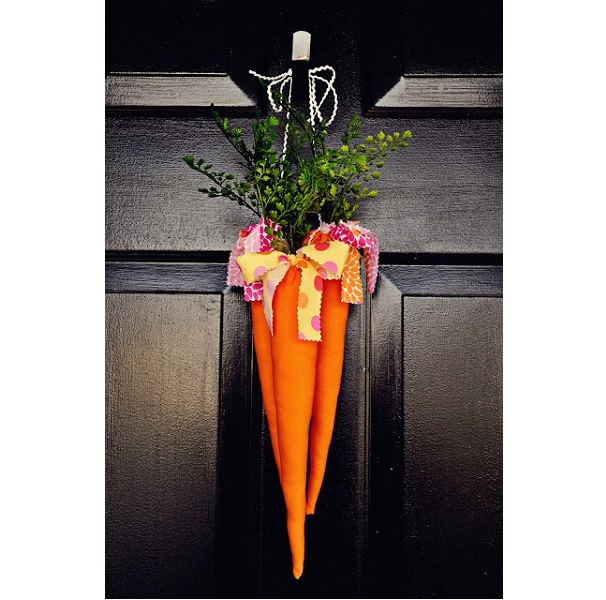 Tutorial: Fabric carrot door decor