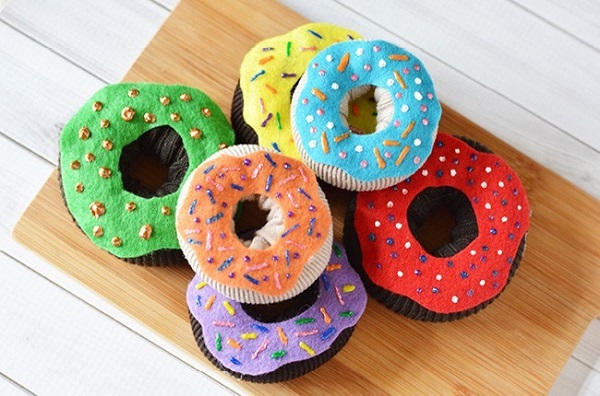 Tutorial: No-sew soft fabric donuts