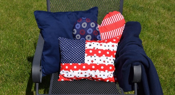 Tutorial: American flag patchwork pillows