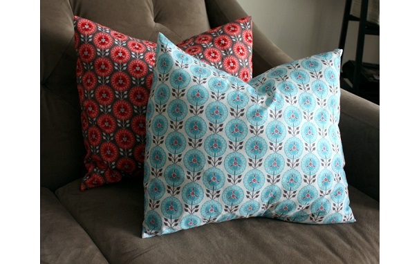 Tutorial: 10-minute pillow covers