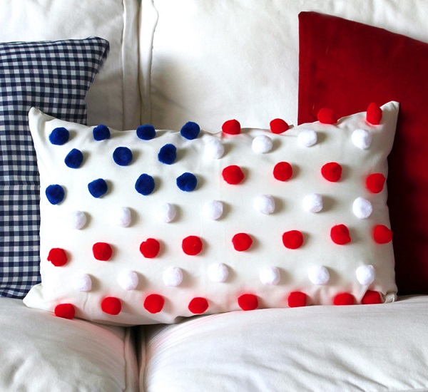 Tutorial: No-sew pom pom flag pillow