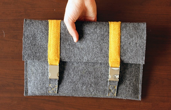 Tutorial: Satchel inspired laptop or tablet sleeve