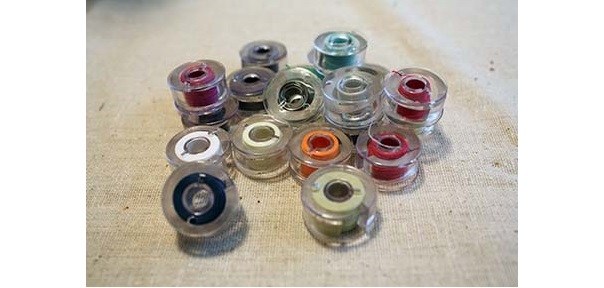 Tutorial: DIY bobbin clips from clear tubing