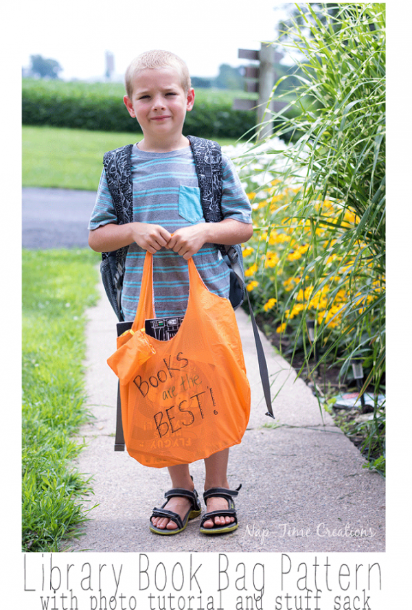 Free pattern: Fold and stow library book bag