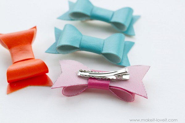 Free pattern: No-sew vinyl hair bow