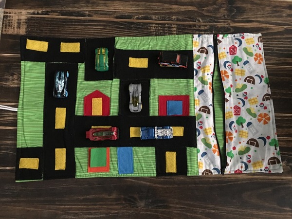 Tutorial: Roll-up car play mat with a storage pouch