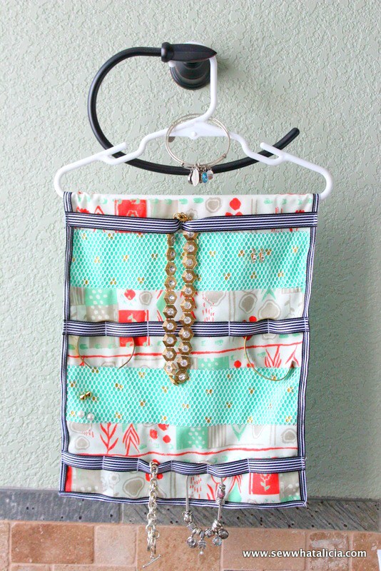 Tutorial: Hanging jewelry organizer