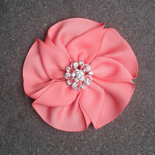 Tutorial: Ribbon flower with folded petals