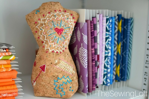 Free pattern: Mini mannequin bookend