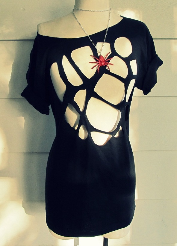 Tutorial: No-sew spiderweb cutout t-shirt