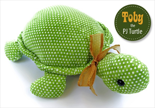 Free pattern: Toby the Turtle softie with hidden pajama pocket