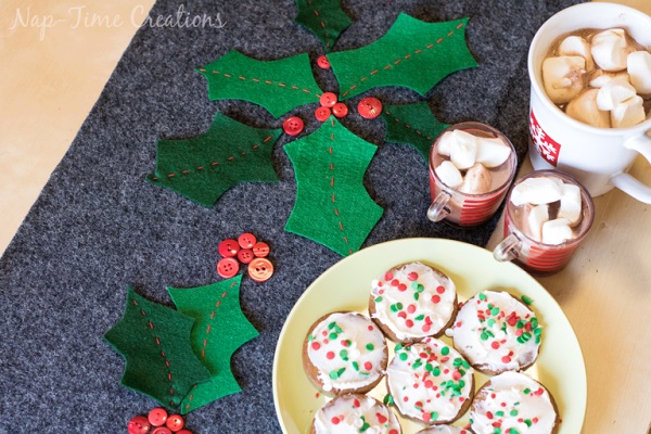 Tutorial: Felt holly Christmas table runner