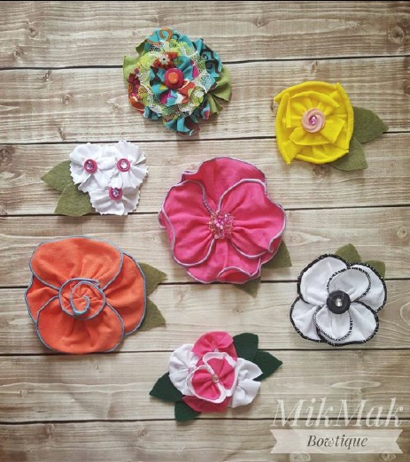 Tutorial: Rolled hem fabric flowers