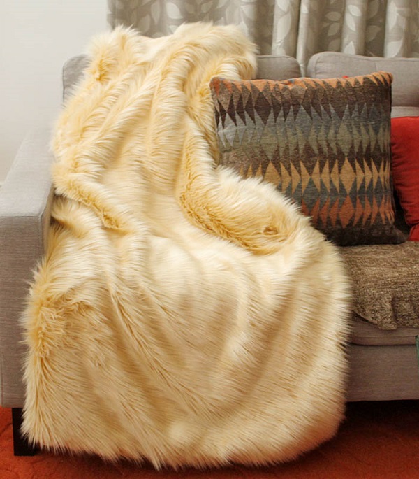 Tutorial: Easy faux fur throw blanket