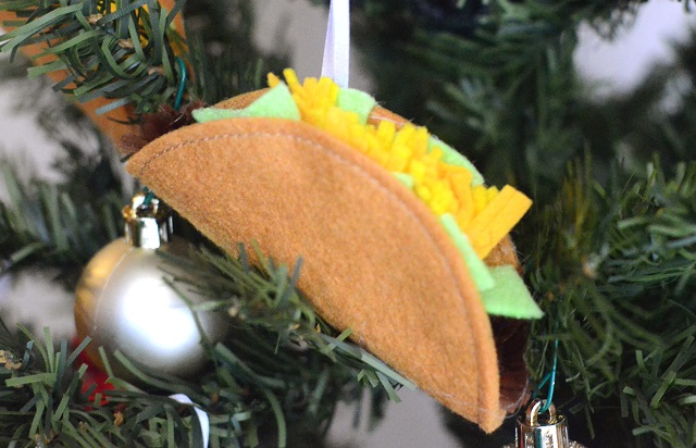 Tutorial: Felt taco Christmas ornament