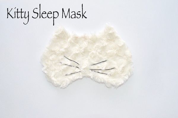 Free pattern: Kitty cat sleep mask