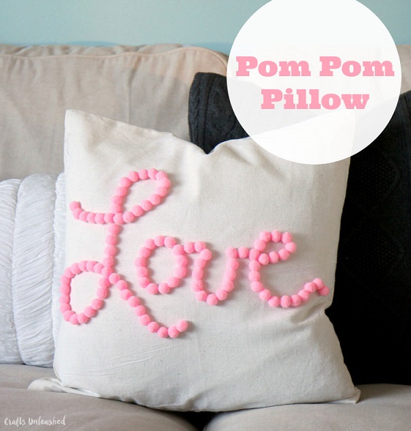 Tutorial: No-sew Valentine pom pom pillow