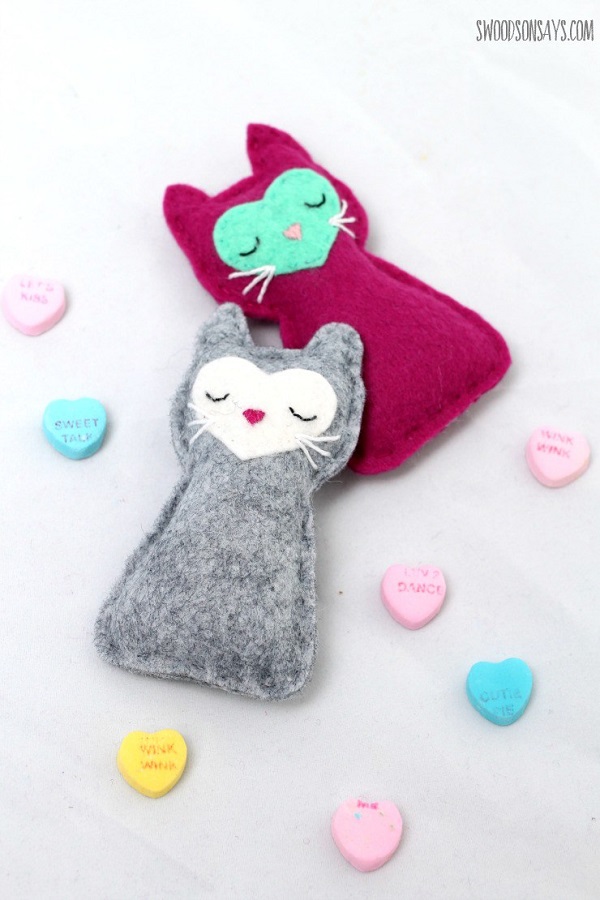 Free pattern: Felt pocket kitty softie