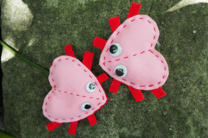 Tutorial: Felt Valentine love bugs kids can sew