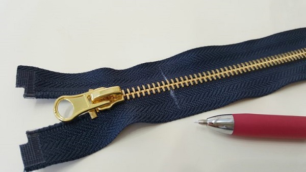 Tutorial: Shorten an open ended metal zipper