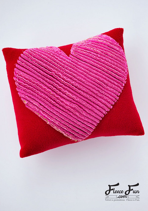 Tutorial: Chenille heart pillow