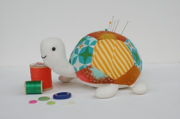 Tutorial and pattern: Tilly the Turtle softie or pincushion