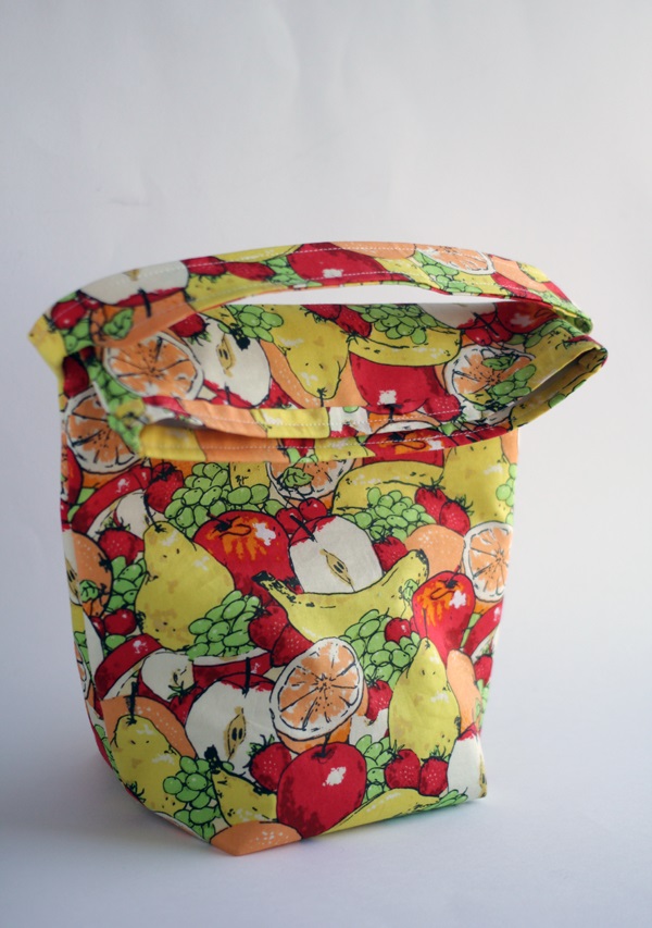 Tutorial: Insulated lunch tote with fold over top