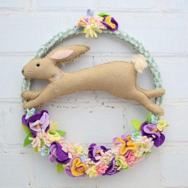 Tutorial and pattern: Felt spring bunny wreath