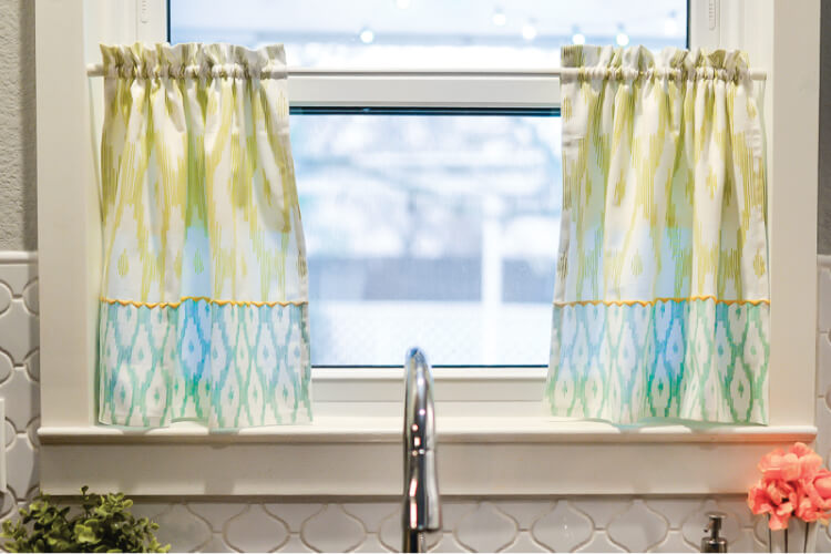 Tutorial: Make cafe curtains from tea towels