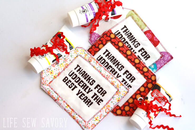 Tutorial: Scrap fabric gift tags