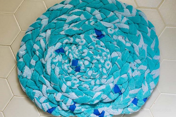 Tutorial: Braided beach towel rug