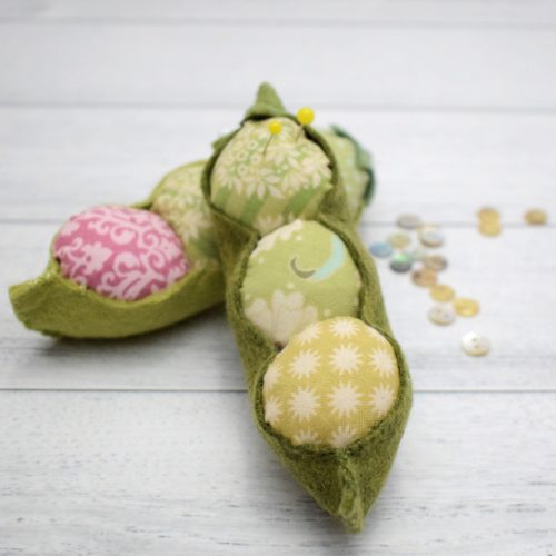 Tutorial and pattern: Peas in a pod pincushion