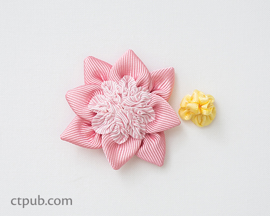 Video tutorial: Ribbon rosette