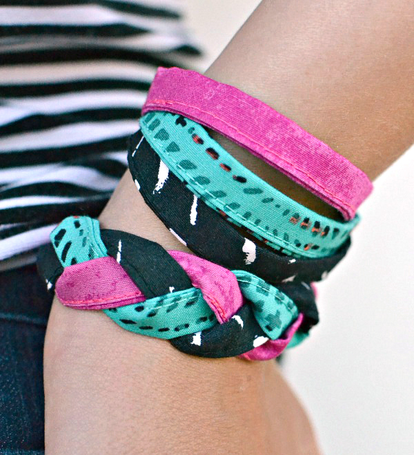 Tutorial: Scrap fabric friendship bracelets