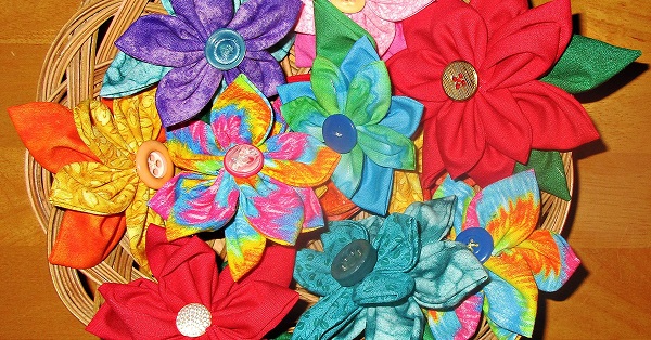 Tutorial: Easy fabric flowers you can sew by hand