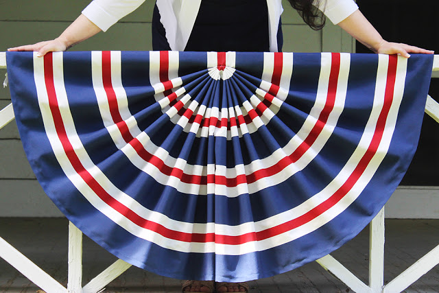 Tutorial: Patriotic pleated flag bunting