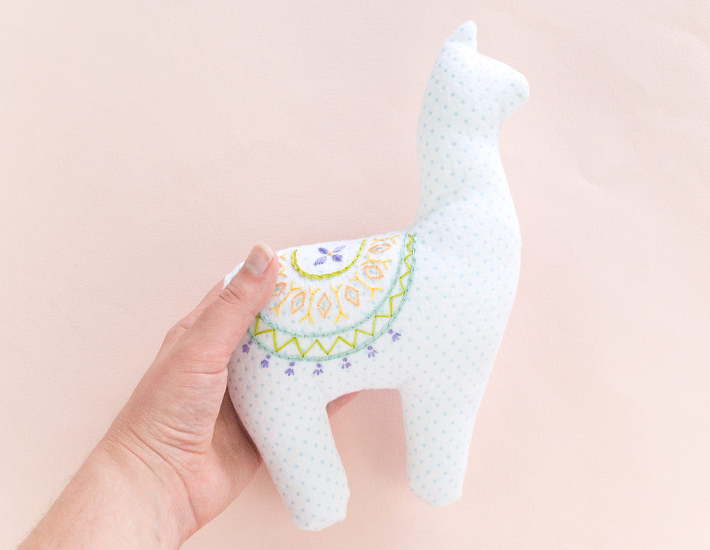 Tutorial and pattern: Embroidered alpaca softie