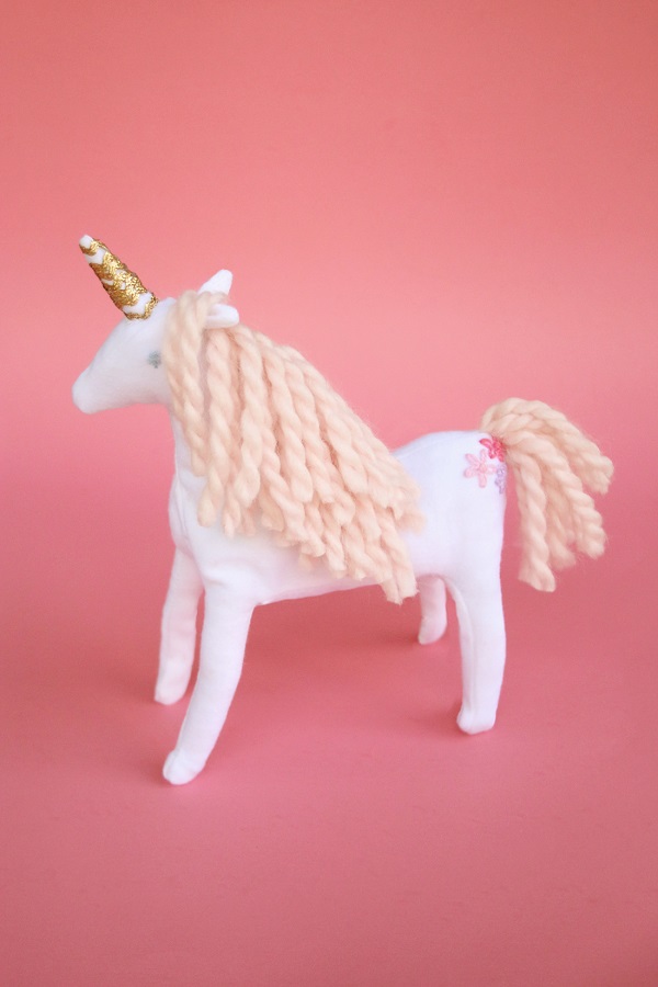 Tutorial and pattern: Unicorn softie