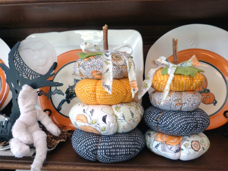 Tutorial: Stacked fabric pumpkins