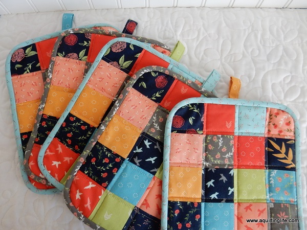 Tutorial: Scrapbusting patchwork potholders