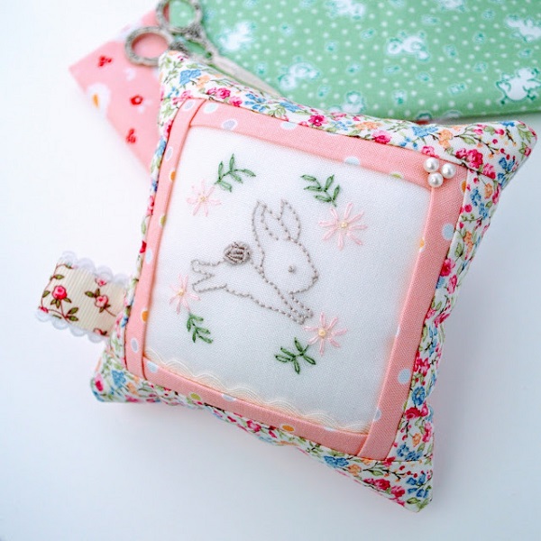 Tutorial and pattern: Embroidered bunny pincushion